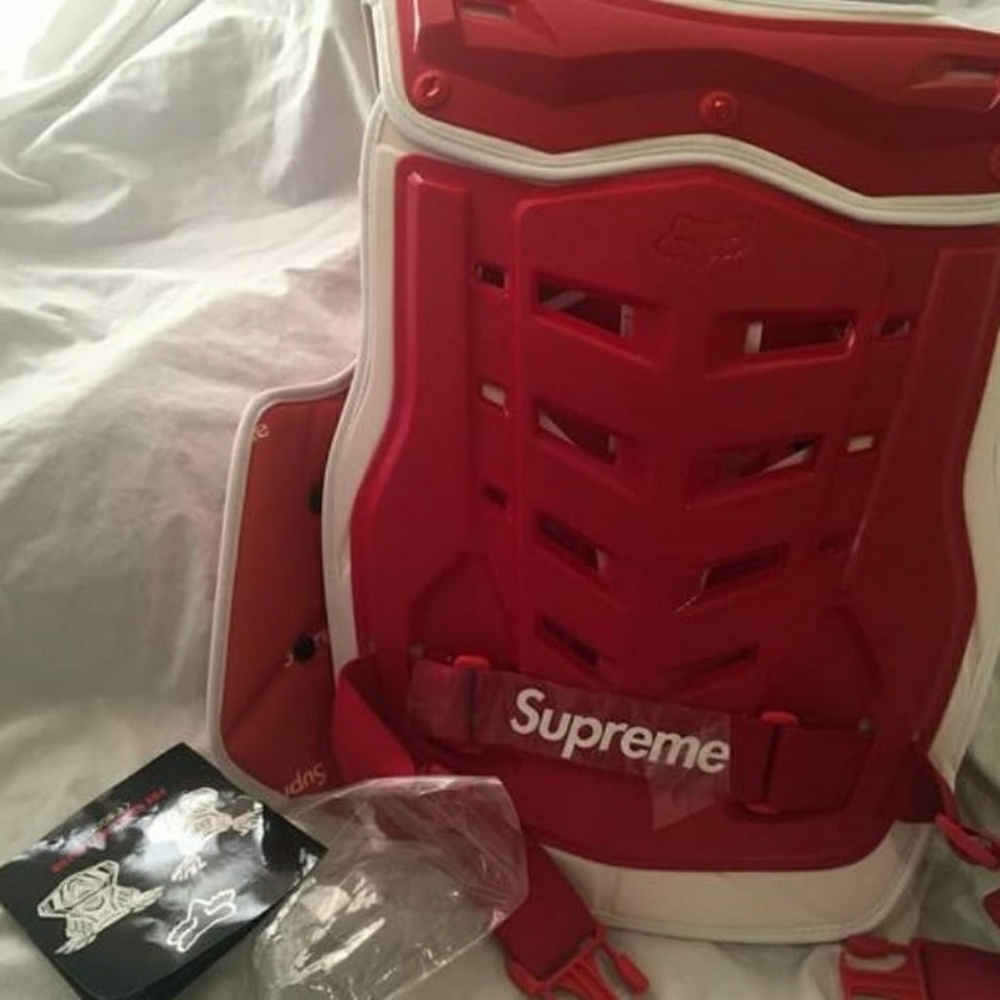 Red Supreme Fox Proframe L/XL